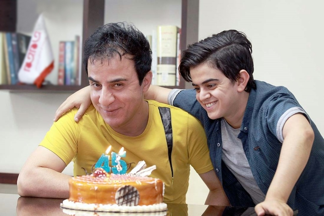 ۲۷ سال دارم و هنوز مردم لُپِ مرا در خیابان می‌کشند